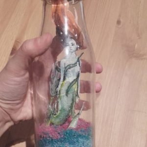 sirena en una botella